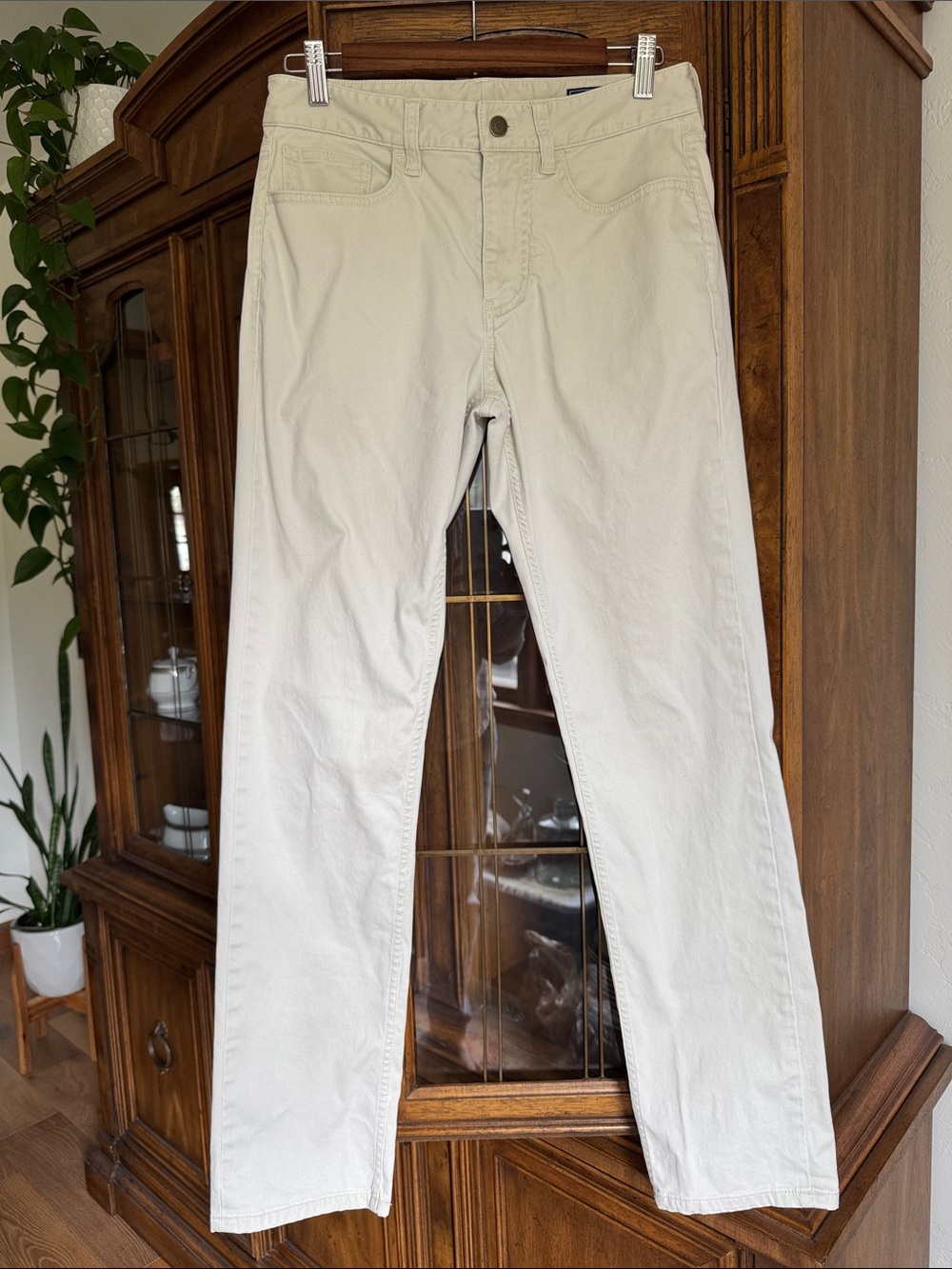 Vineyard Vines Men's Khaki Chinos in Light Beige